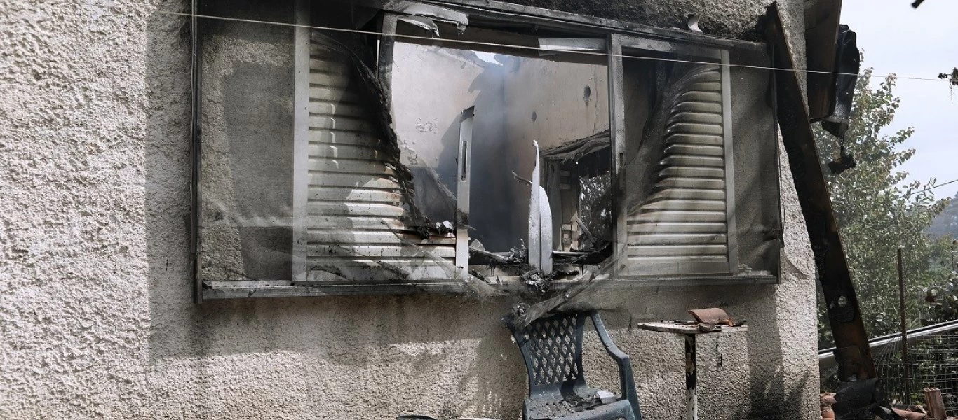 Έως τις Κυκλάδες και την Ικαρία έφθασε ο καπνός από την πυρκαγιά στο Σχίνο Κορινθίας! (φωτό)